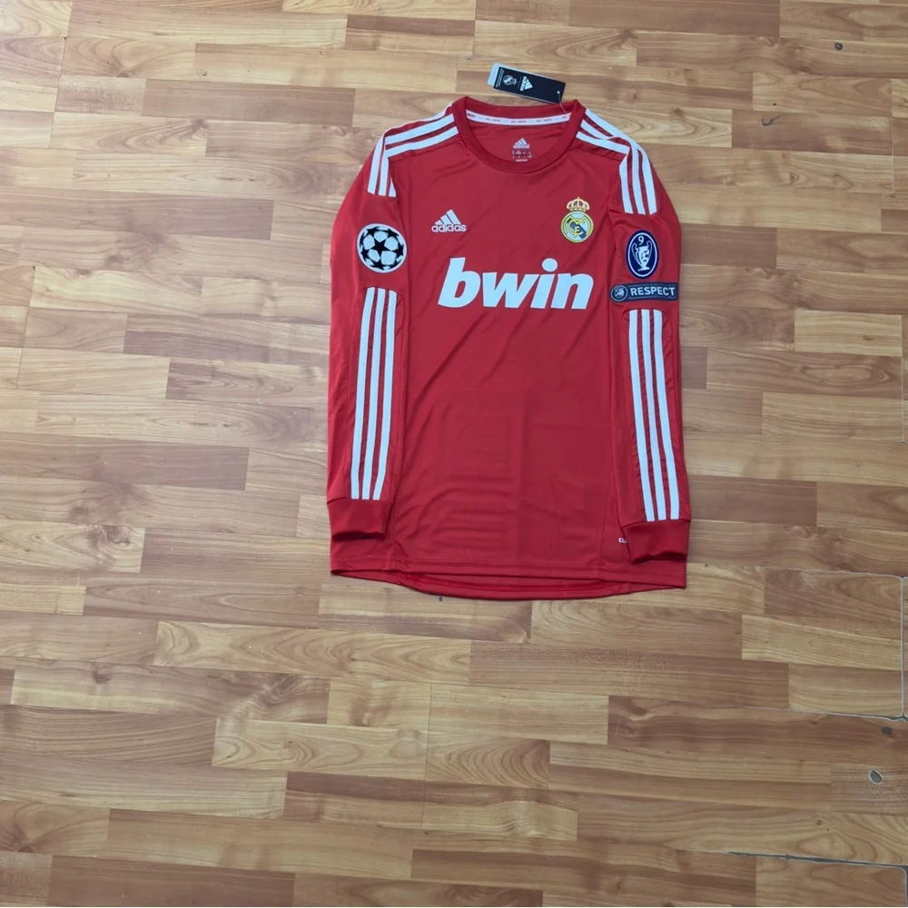 Madrid 11-12 Third Kit, Cristiano Ronaldo #7 Long Sleeve, Size Medium - Picture 3 of 3